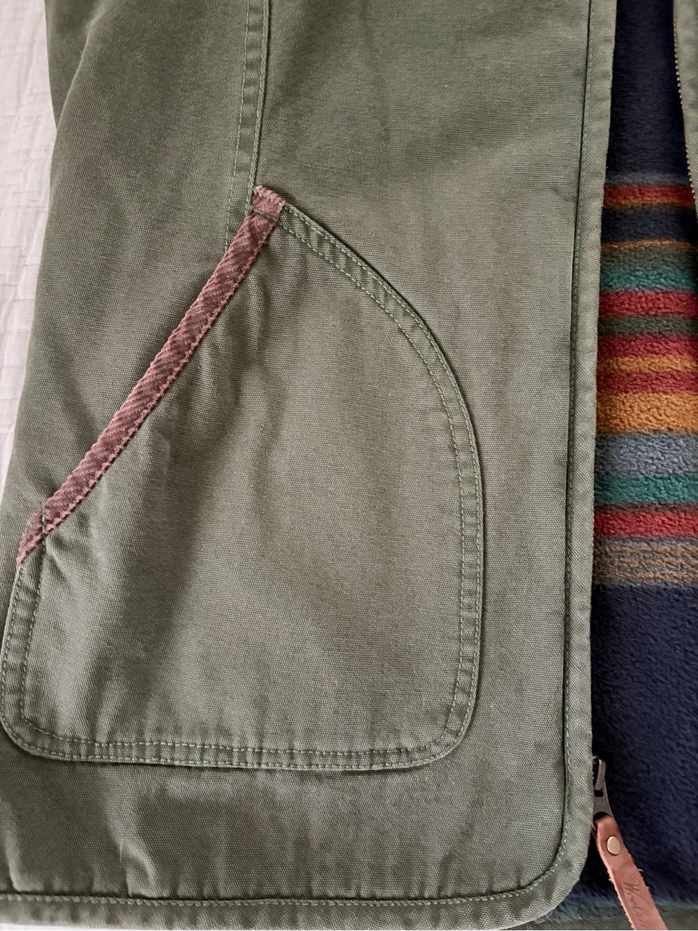 Vintage Woolrich Olive Green Field Vest with Brown Corduroy Collar - Picture 4 of 6
